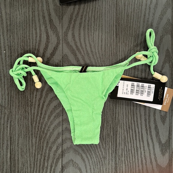 Vix Bikini - Swimsuit- New .Retail $266.00 - Picture 6 of 12